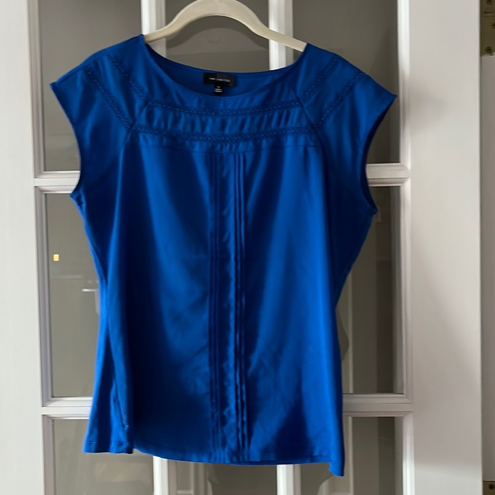 The Limited round neck in gorg Persian Blue